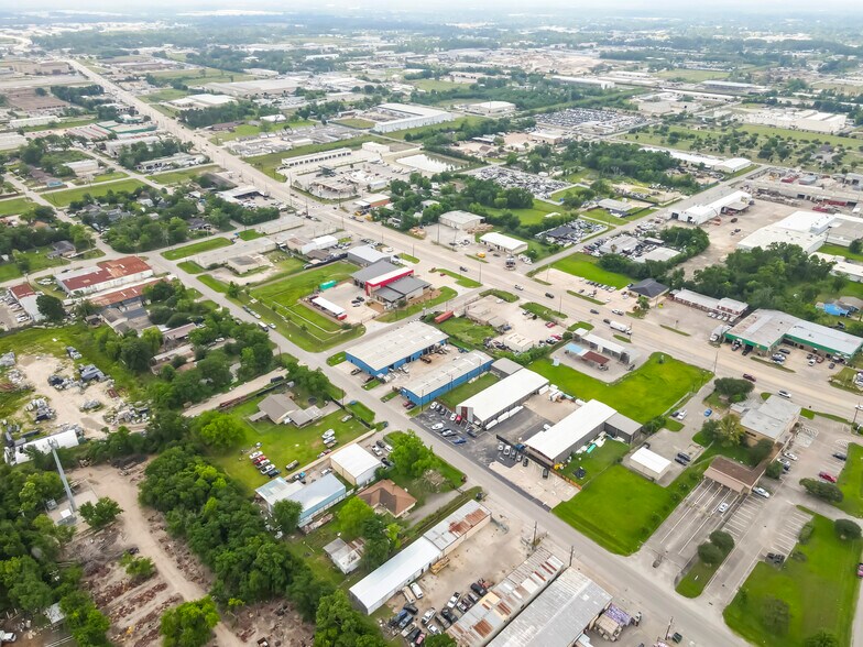 More Photos Of 940 Hodgkins St, Houston Warehouse For Lease