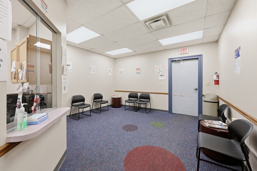 More Photos Of 899 E Broad St, Columbus Medical For Lease