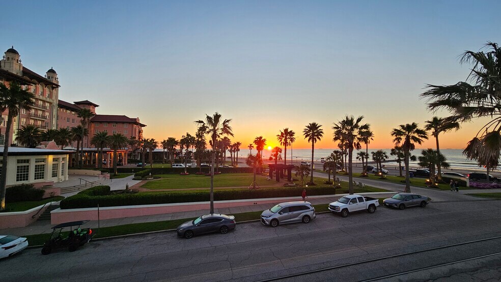More Photos Of 2102 Seawall Blvd, Galveston Land For Sale