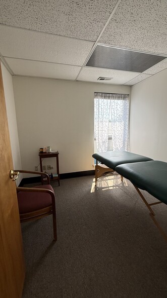 More Photos Of 3042 Berkmar Dr, Charlottesville Office For Lease