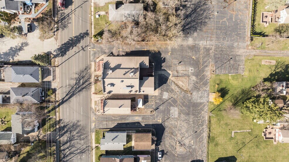 More Photos Of 310 E Buffalo St, New Buffalo General Retail For Sale