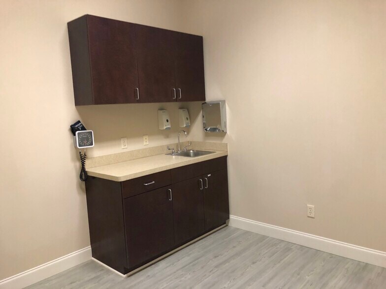 More Photos Of 6513 Preston Rd, Plano Office For Sale