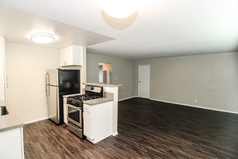 More Photos Of 2202-2208 Michigan Ave, Los Angeles Apartments For Sale