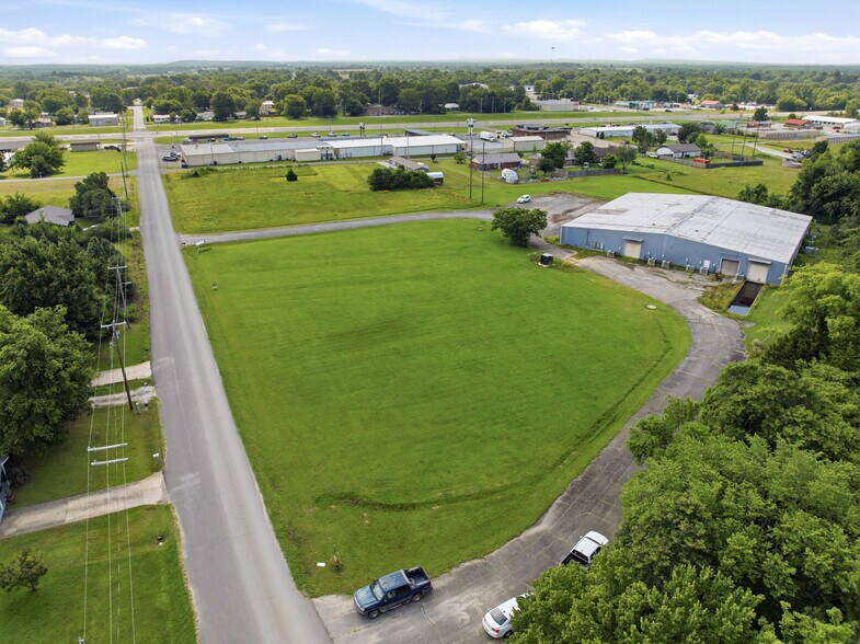 More Photos Of 1000 Warmack, Warner Warehouse For Sale