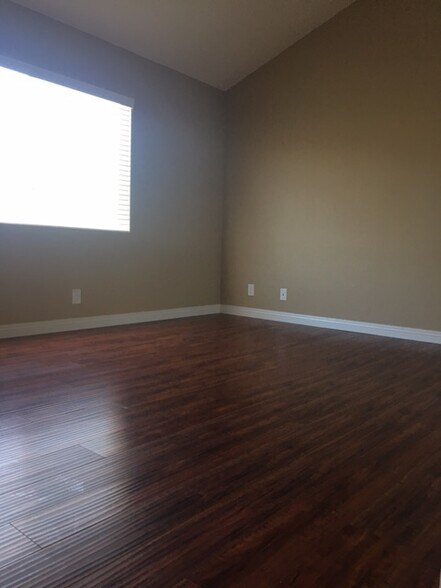 More Photos Of 16015 Halldale Ave, Gardena Multifamily For Sale