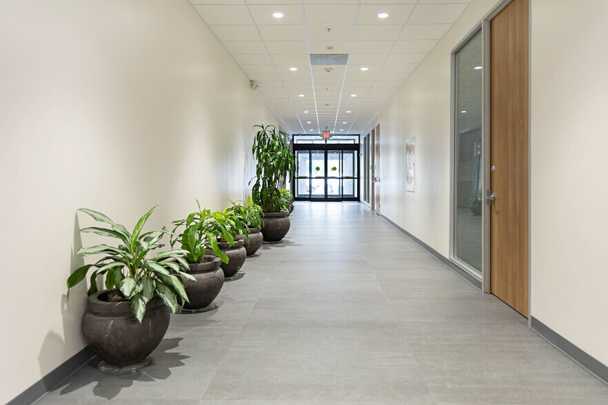 More Photos Of 12727 Kimberley Ln, Houston Medical For Lease