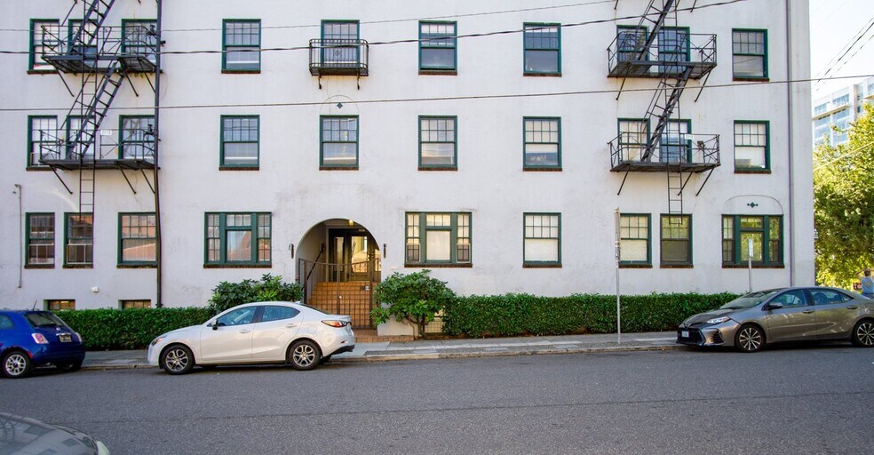 More Photos Of 1730 NW Couch St, Portland Apartments For Sale