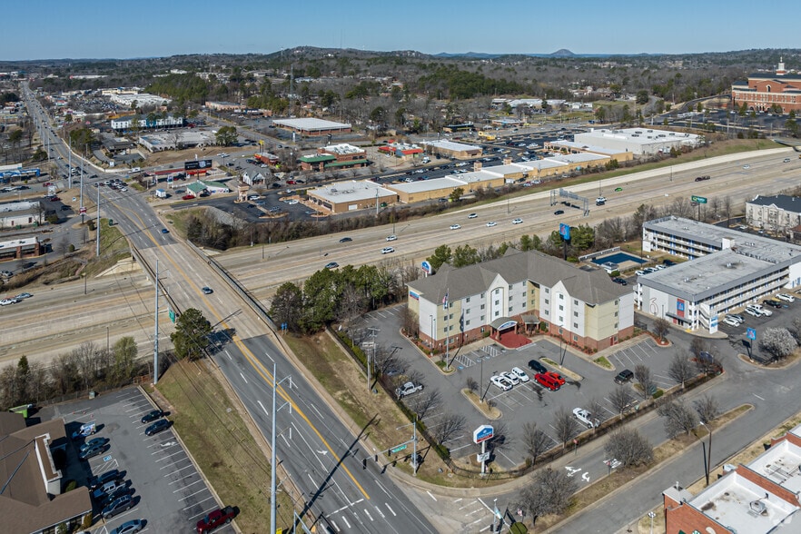 More Photos Of 10520 W Markham St, Little Rock Hotel For Sale