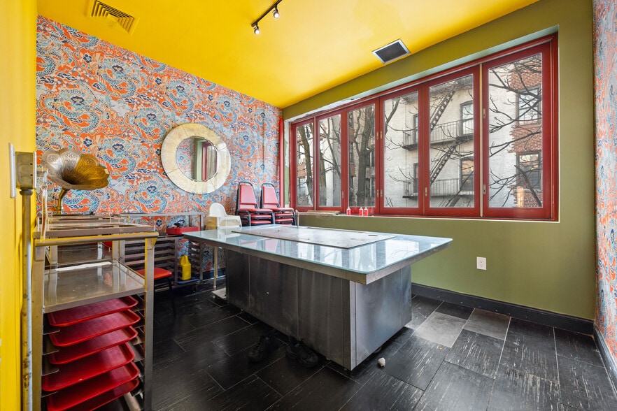 More Photos Of 122 Dyckman St, New York Restaurant For Lease