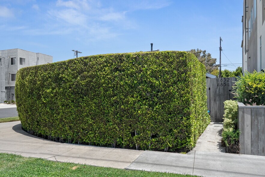 More Photos Of 4852 S Centinela Ave, Los Angeles Multifamily For Sale