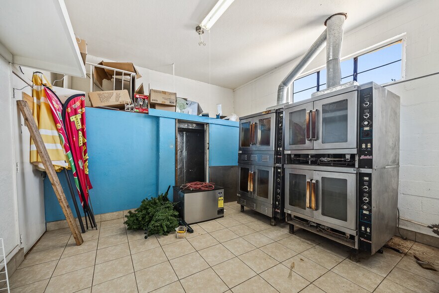 More Photos Of 33027 Road 159, Ivanhoe General Retail For Sale