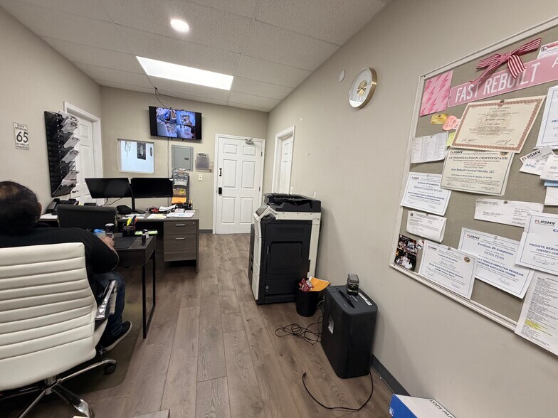 More Photos Of 2164 Platinum Rd, Apopka Light Distribution For Lease