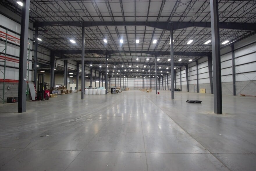 More Photos Of 2921 Brighton Henrietta Town L Rd, Rochester Warehouse For Lease
