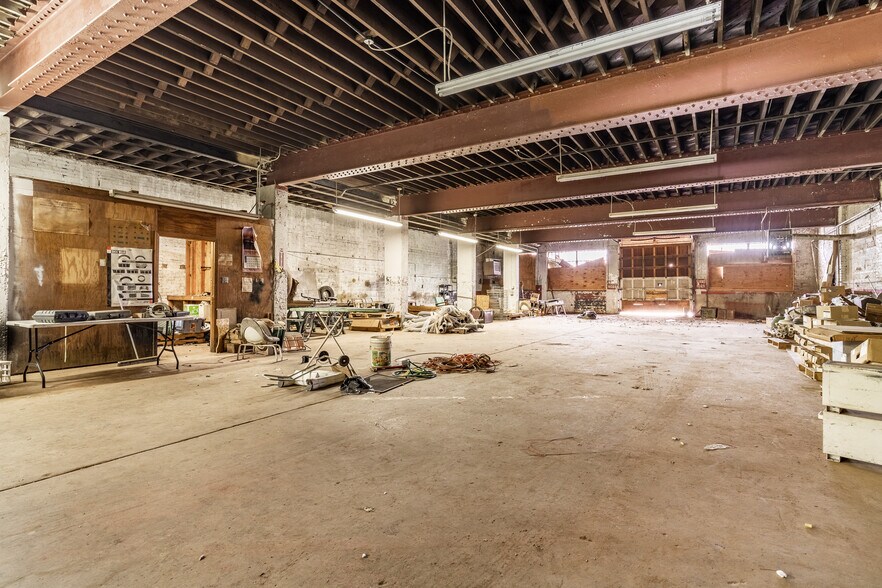 More Photos Of 611-613 W Chickasha Ave, Chickasha Storefront Retail Office For Lease