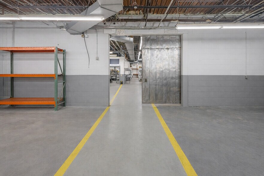 More Photos Of 1 Kondelin Rd, Gloucester Manufacturing For Lease