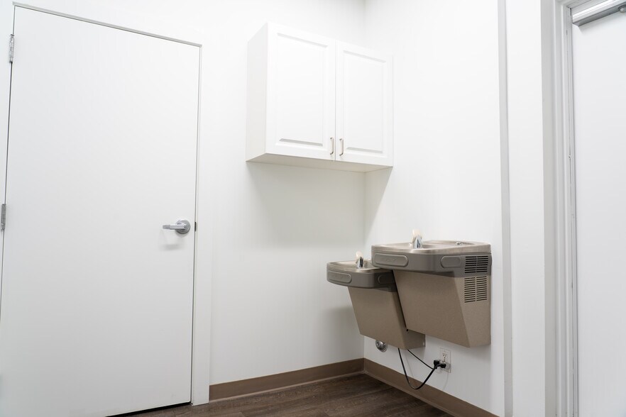 More Photos Of 8931-8947 W Atlantic Blvd, Coral Springs Unknown For Lease