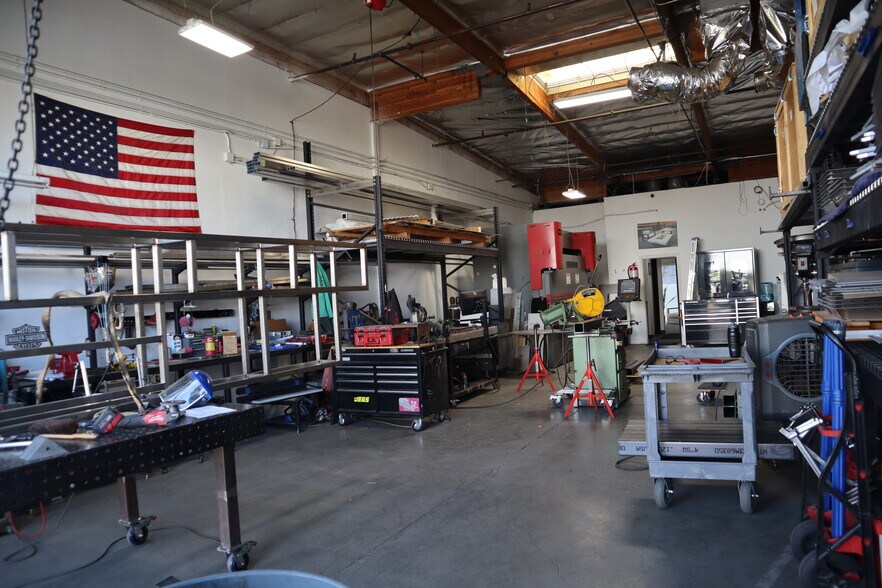 More Photos Of 1260 N Hancock St, Anaheim Showroom For Lease