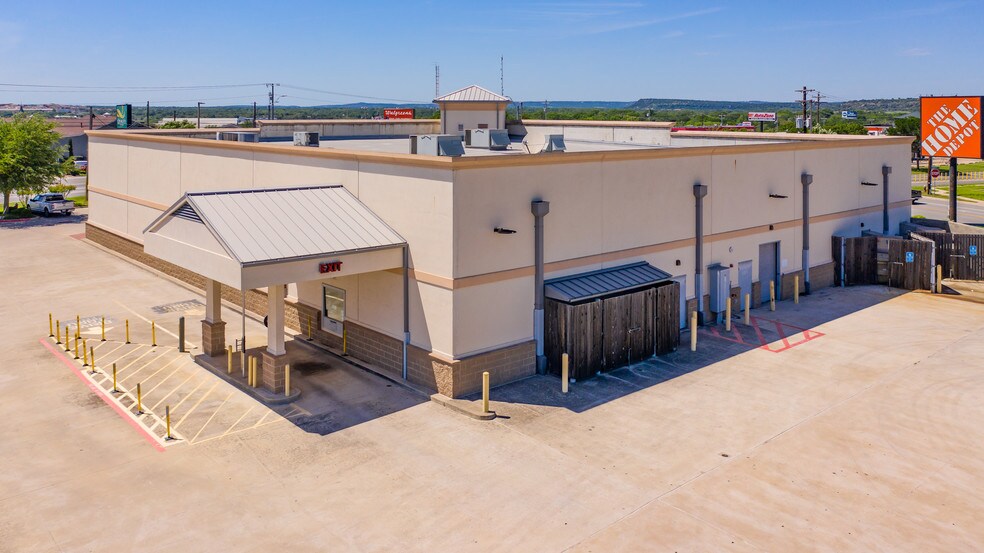 More Photos Of 1211 US Highway 281, Marble Falls Drugstore For Sale