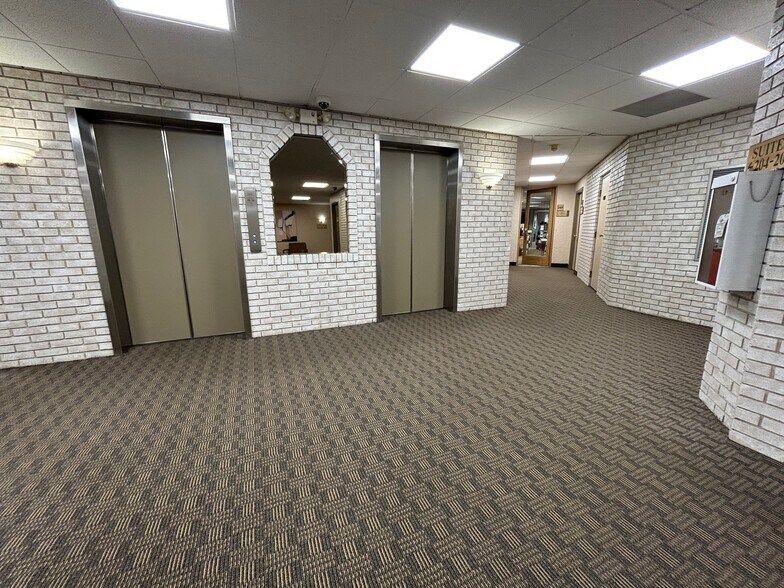 More Photos Of 1460 Renaissance Dr, Park Ridge Unknown For Sale