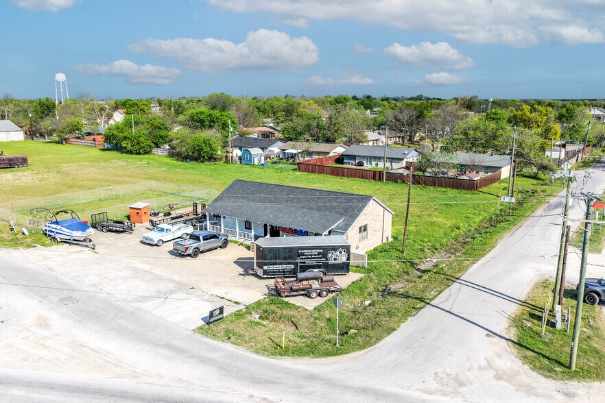 More Photos Of 720 E Lamar St, Royse City Freestanding For Sale