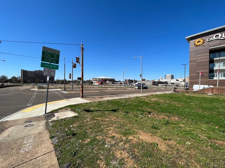 More Photos Of 338-352 Union Ave, Memphis Land For Sale