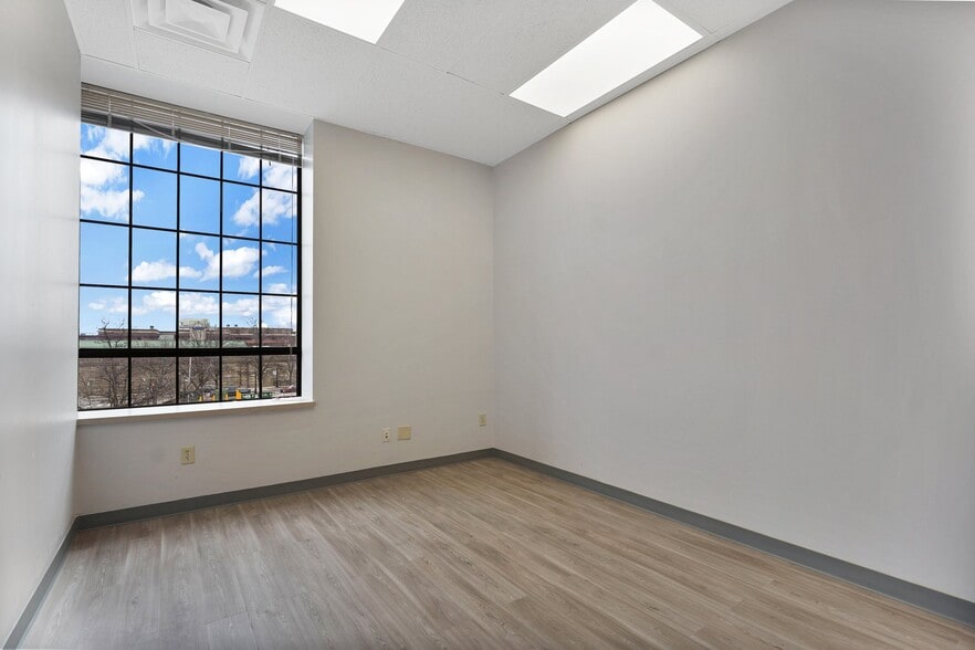 More Photos Of 51-59 Taylor St, Springfield Storefront Retail Office For Sale