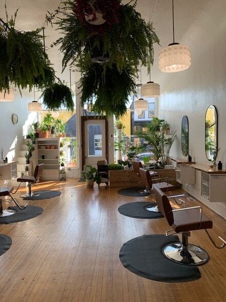 More Photos Of 719 S 5th St, Milwaukee Storefront Retail Residential For Sale