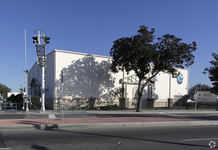 Primary Photo Of 1045 Ea 4th St, Santa Ana Warehouse For Sale