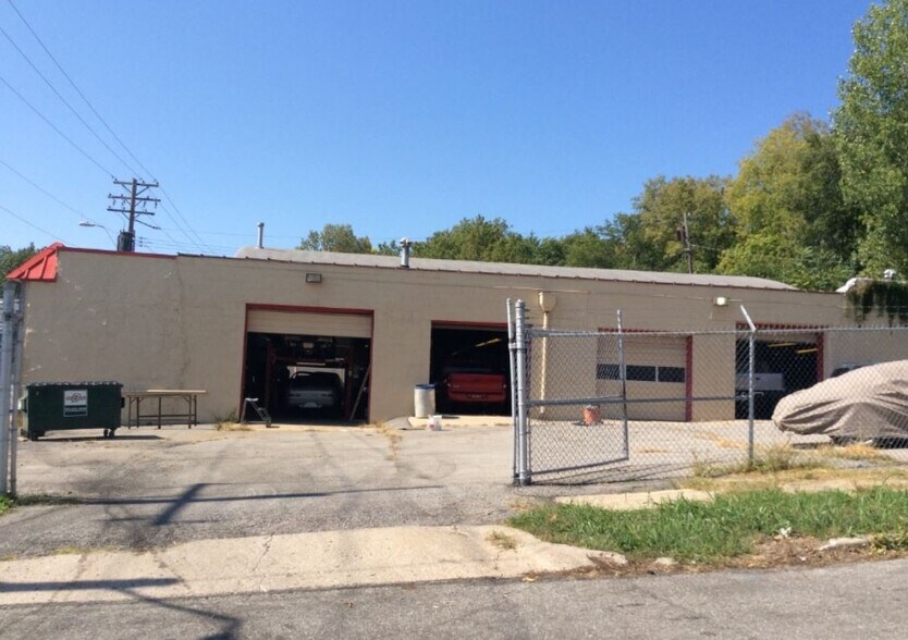 More Photos Of 4500-4508 E 27th St, Kansas City Service For Lease