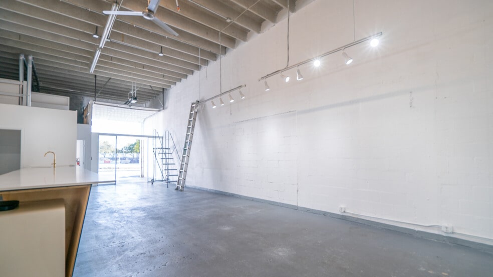More Photos Of 363-367 NE 61st St, Miami Loft Creative Space For Lease
