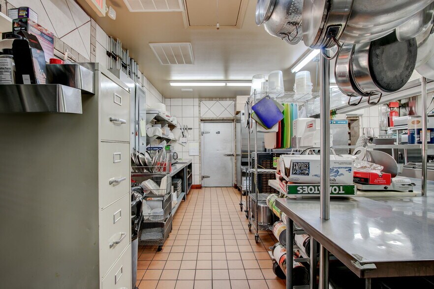 More Photos Of 868 County Line Rd NE, Resaca Convenience Store For Sale