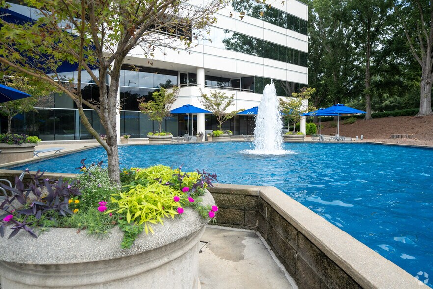 More Photos Of 6601 Six Forks Rd, Raleigh Office For Lease