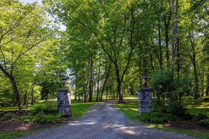 More Photos Of 4317 State Route 23, Hudson Hospitality For Sale