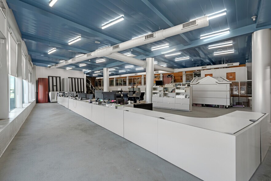 More Photos Of 3114 Tonnelle Ave, North Bergen Showroom For Lease