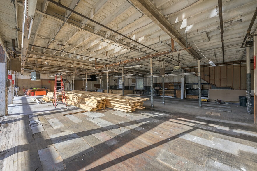 More Photos Of 515 Columbia St, Hudson Warehouse For Sale