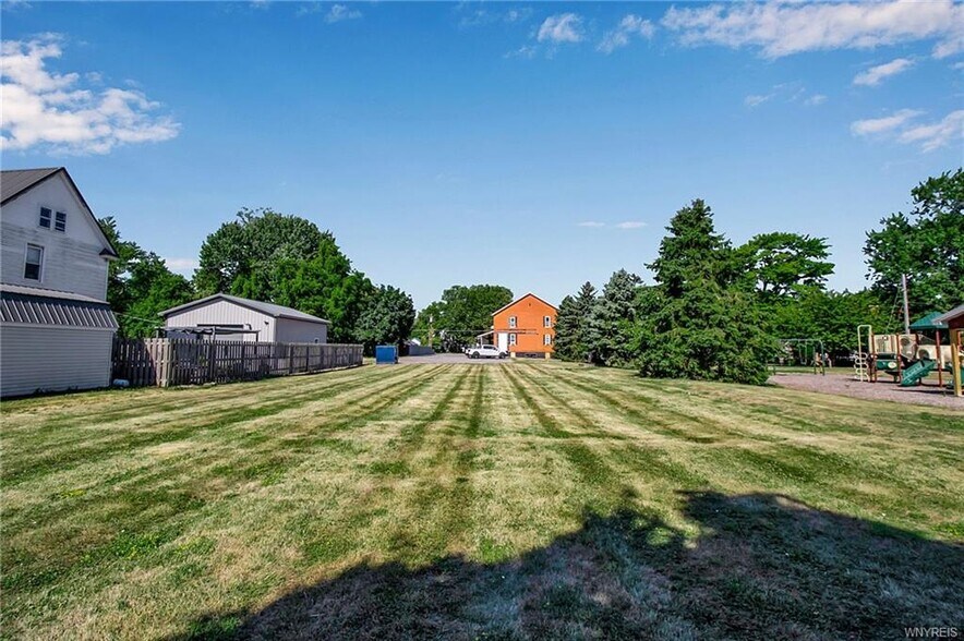 More Photos Of 1693 Quaker Rd, Barker Restaurant For Sale