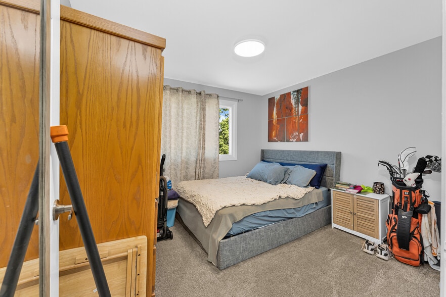 More Photos Of 109 Division St N, Kingsville Apartments For Sale