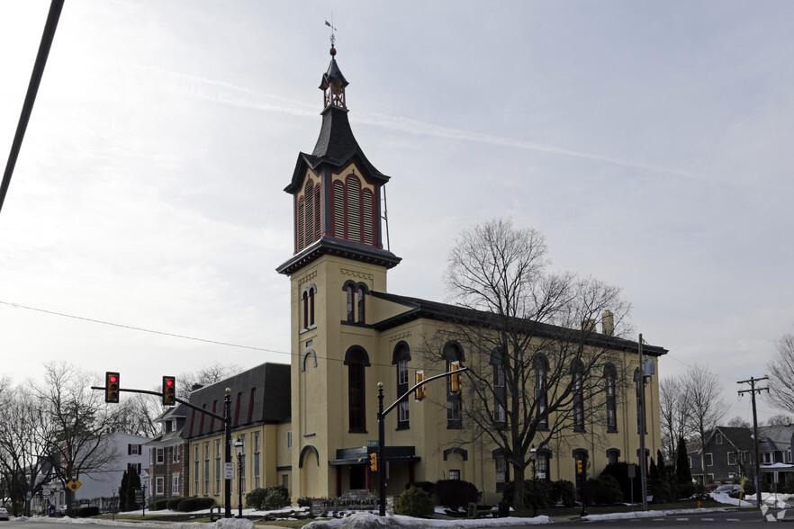 Primary Photo Of 10 S Clinton St, Doylestown Office For Lease