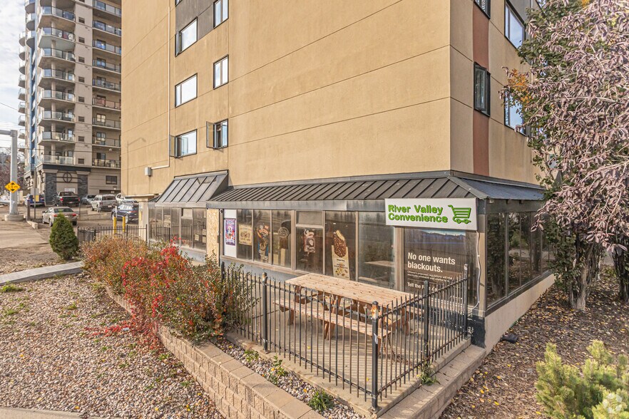 More Photos Of 9710 105th St NW, Edmonton Apartments For Sale