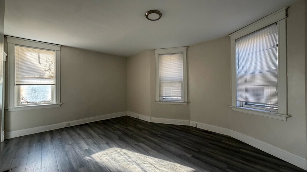 More Photos Of 2478 Paris St, Cincinnati Multifamily For Sale