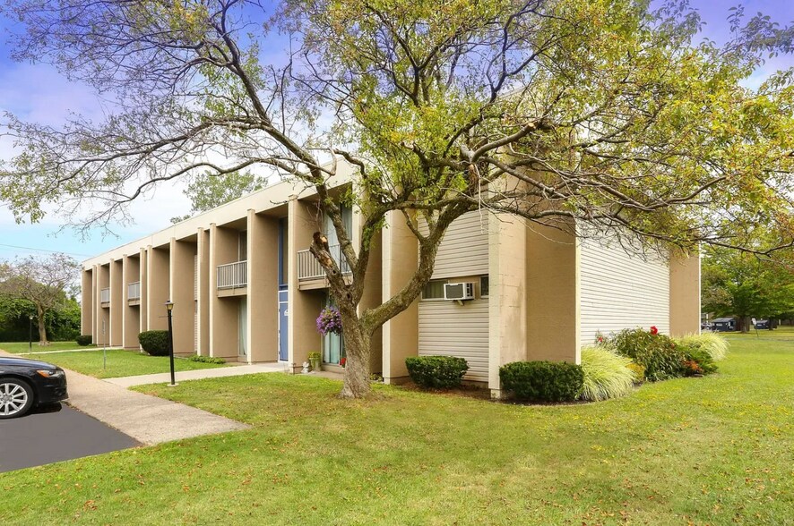 Primary Photo Of 70 Greco Ln, Dunkirk Apartments For Sale