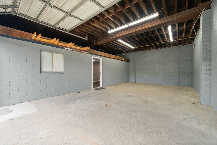 More Photos Of 797 Carlton Dr, Bentleyville Service For Lease