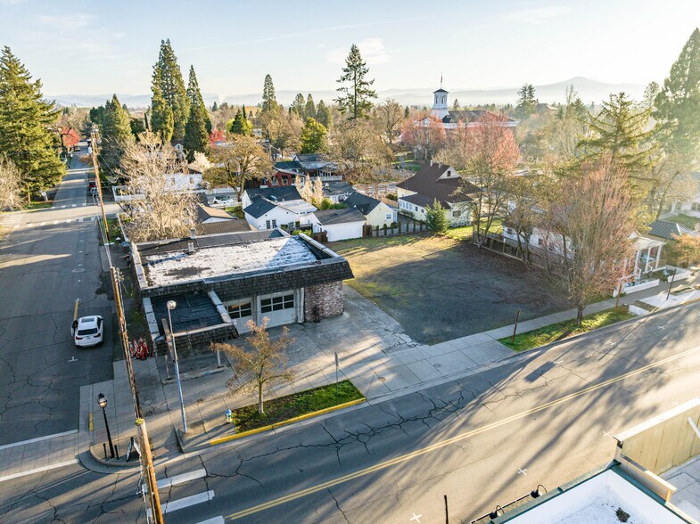 More Photos Of 205 E California St, Jacksonville General Retail For Sale