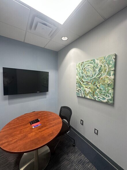 More Photos Of 7053 Rivers Ave, Charleston Office For Sale