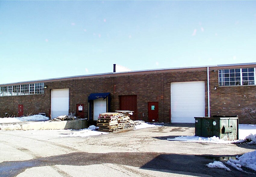 Primary Photo Of 66-70 Austin Blvd, Commack Warehouse For Lease
