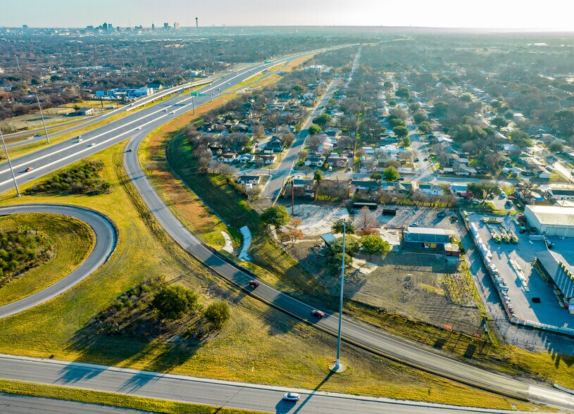 More Photos Of 1600 S General Mcmullen Dr, San Antonio Land For Lease