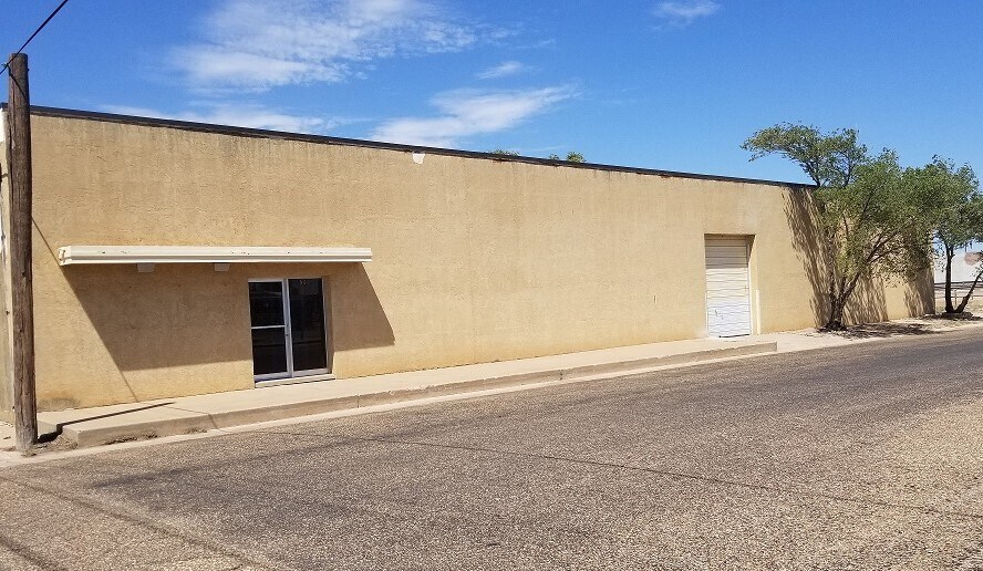 More Photos Of 902 7th St, Lubbock Warehouse For Sale