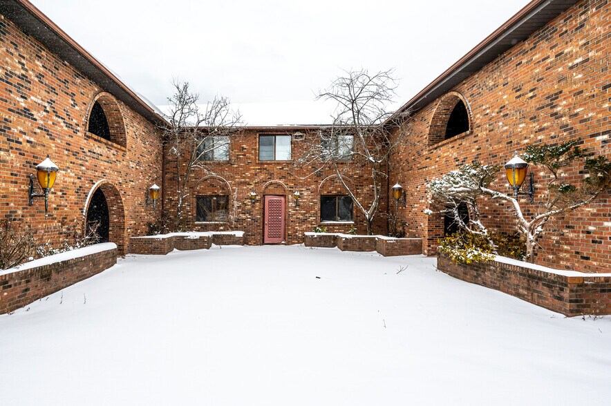 More Photos Of 4858 Route 32, Catskill Hotel For Lease