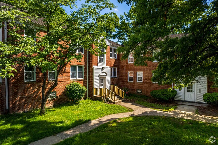 More Photos Of 1832-1864 Forest Hills Blvd, Cleveland Apartments For Sale
