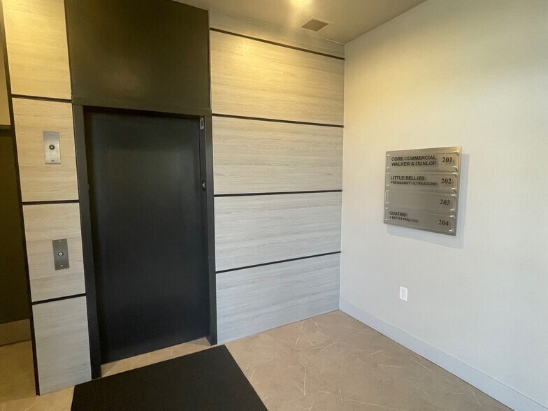 More Photos Of 2264 Fair Oaks Blvd, Sacramento Office For Lease